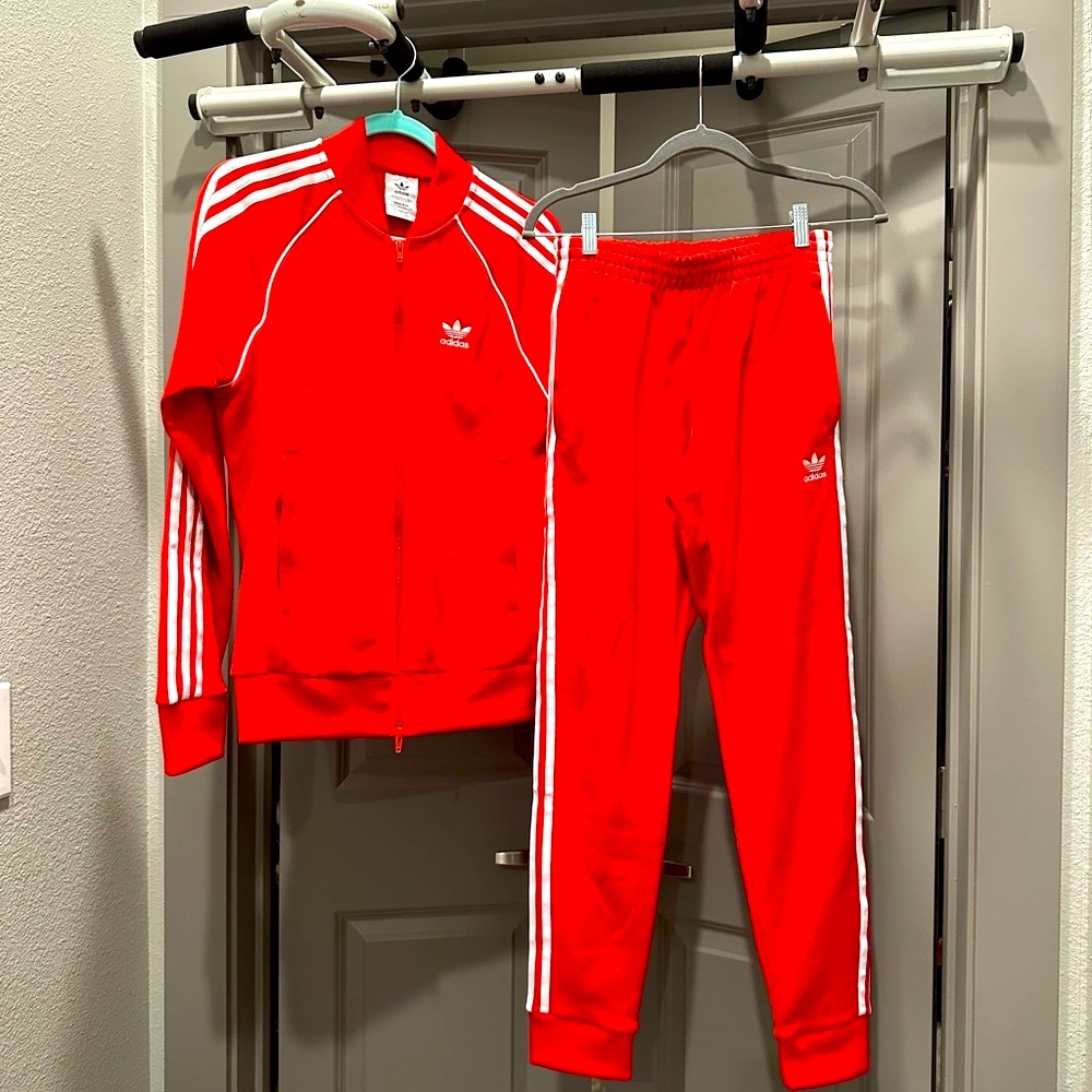 ADIDAS SST TRACK SUIT PRIME BLUE IN RED